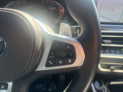 Used 2021 BMW X5 xDrive40i w/ M Sport Package image 11