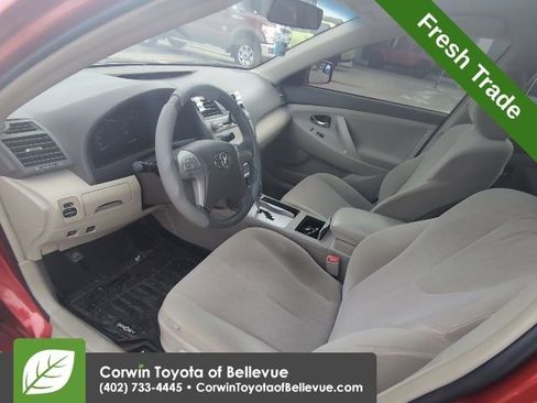 Used 2011 Toyota Camry Hybrid image 11