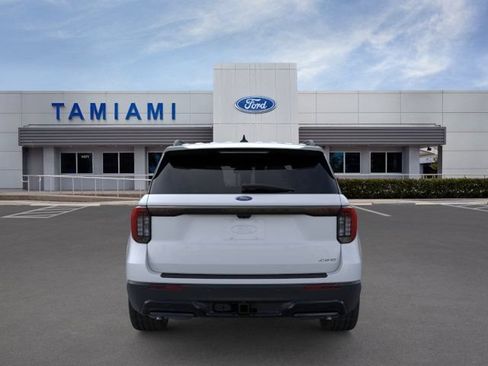 New 2026 Ford Explorer ST-Line w/ ST-Line Street Pack AWD/4WD image 5
