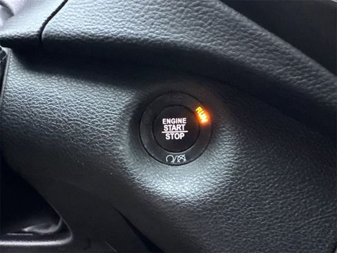 Used 2020 Jeep Cherokee Latitude Plus image 31