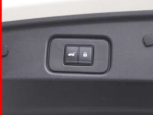 Certified 2023 Nissan Pathfinder SL AWD/4WD image 12