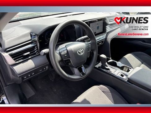 Used 2025 Toyota Camry LE FWD image 17