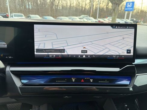 Used 2025 BMW i5 xDrive40 w/ Premium Package image 11