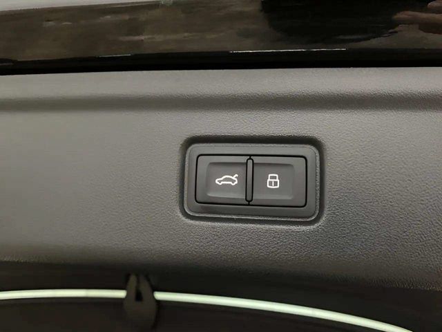 Used 2025 Audi A6 e-tron Premium Plus w/ Premium Plus RWD image 9