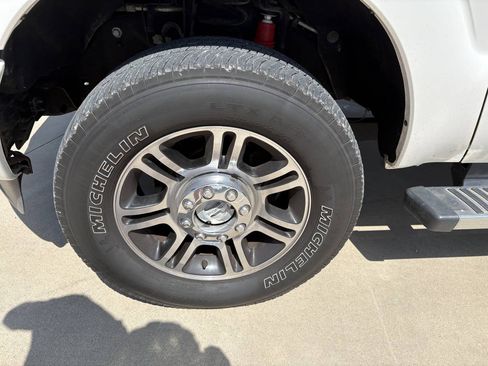 Used 2015 Ford F250 Platinum w/ FX4 Off-Road Package AWD/4WD image 11