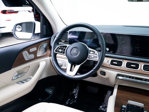 Used 2022 Mercedes-Benz GLE 350 4MATIC image 11