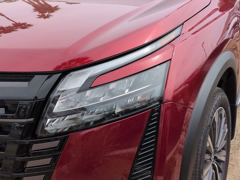 New 2026 Nissan Pathfinder Platinum image 7