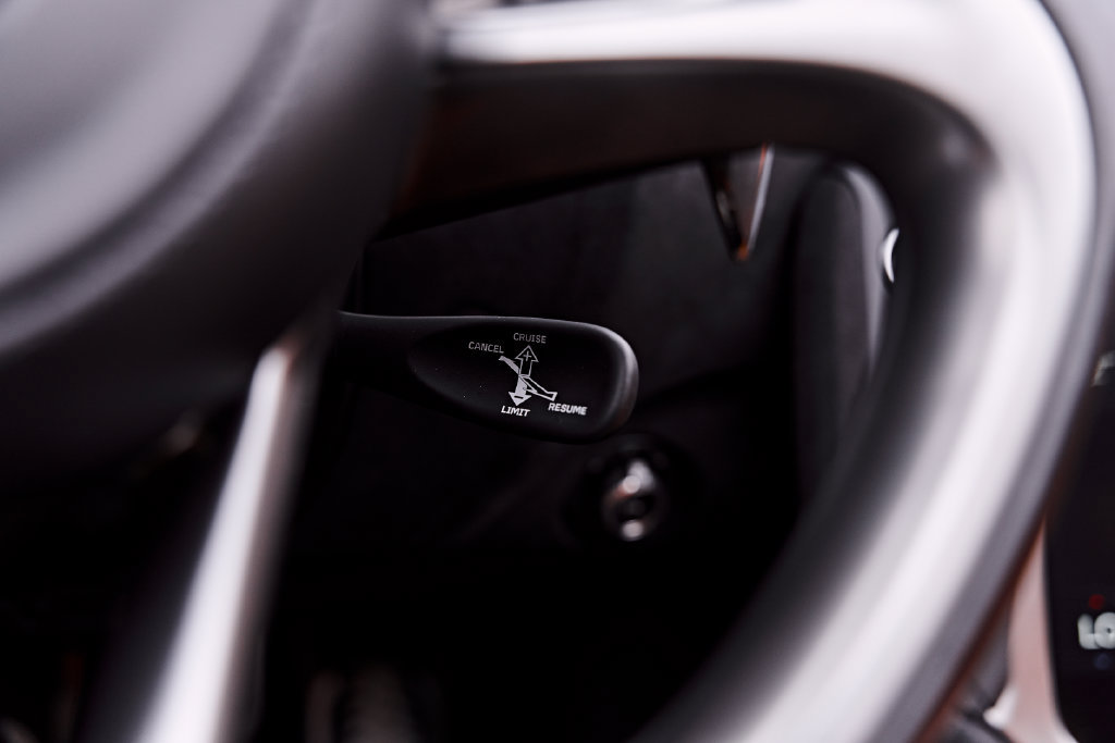 Used 2025 McLaren 750S Spider RWD image 76