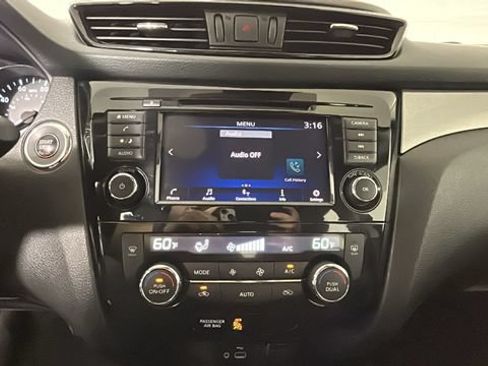 Used 2020 Nissan Rogue Sport SV w/ Technology Package AWD/4WD image 22