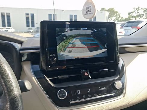 Used 2023 Toyota Corolla LE FWD image 21