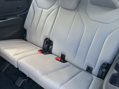 Certified 2024 Hyundai Palisade SEL image 25
