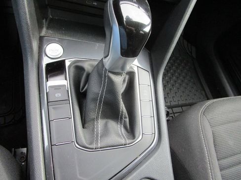 Used 2024 Volkswagen Tiguan S image 29