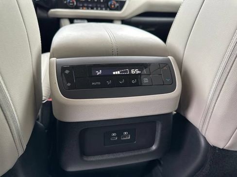 Certified 2024 Nissan Pathfinder SL AWD/4WD image 15