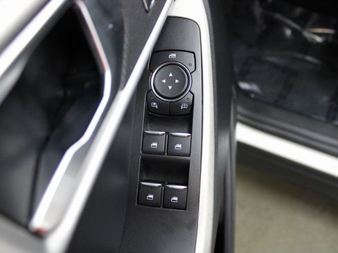 Used 2021 Ford Explorer XLT w/ Equipment Group 202A image 14