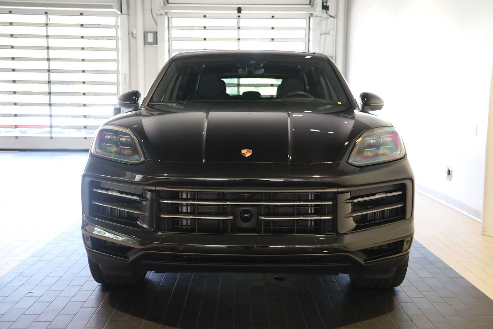 Used 2026 Porsche Cayenne AWD/4WD image 10