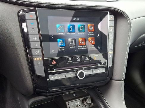 Used 2023 INFINITI QX50 Luxe image 17