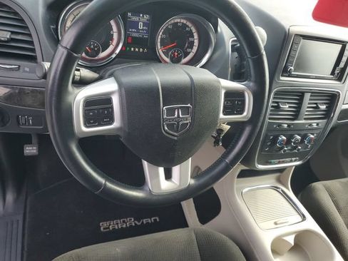 Used 2015 Dodge Grand Caravan SXT w/ Rear Park Assist Package FWD image 13