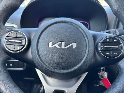 Used 2025 Kia Soul LX w/ LX Technology Package FWD image 25