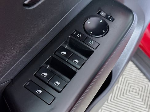 Certified 2025 Hyundai Kona SEL AWD/4WD image 17