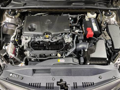 Certified 2022 Toyota Camry SE FWD image 9