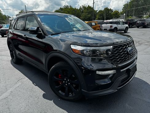 Used 2022 Ford Explorer ST w/ ST Street Pack AWD/4WD image 18