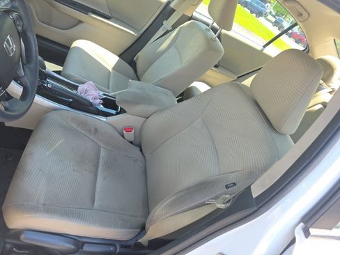 Used 2017 Honda Accord LX image 10