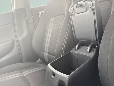 Used 2025 Hyundai Venue SEL FWD image 20