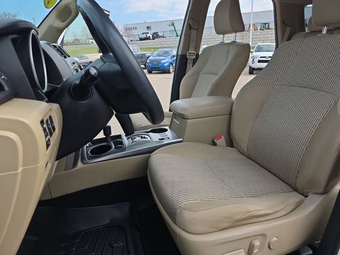 Used 2012 Toyota 4Runner SR5 w/ Convenience Pkg image 16