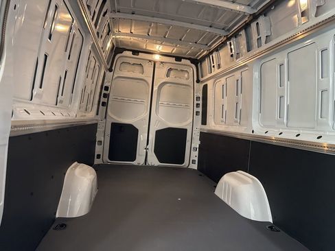 New 2025 Mercedes-Benz Sprinter 2500 image 19