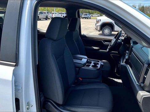 Used 2025 Chevrolet Silverado 1500 LT AWD/4WD image 30