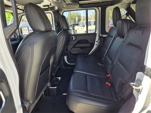 Certified 2022 Jeep Wrangler Unlimited Sahara image 14