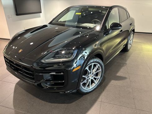 Certified 2026 Porsche Cayenne Coupe image 1