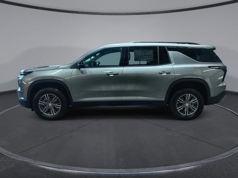 New 2026 Chevrolet Traverse LT w/ Driver Confidence Package AWD/4WD image 11