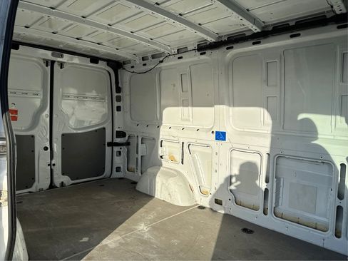 Used 2014 Mercedes-Benz Sprinter 2500 image 13