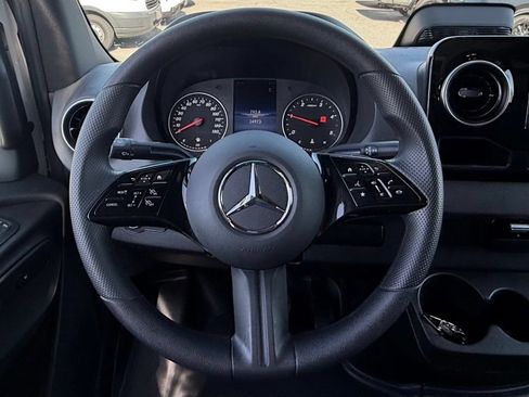 Used 2025 Mercedes-Benz Sprinter 2500 image 24