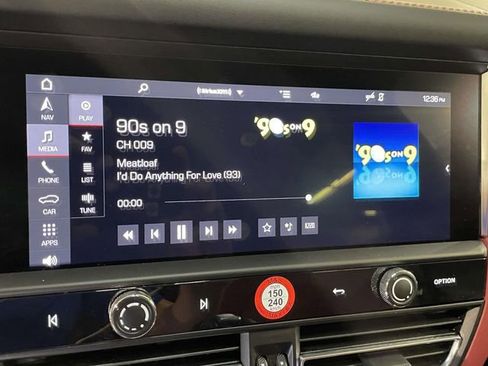 Certified 2024 Porsche Macan S AWD/4WD image 30