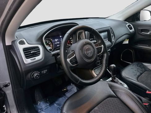 Used 2019 Jeep Compass Latitude w/ Popular Equipment Group FWD image 7