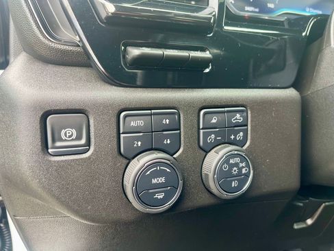 Certified 2025 Chevrolet Silverado 2500 ZR2 w/ Technology Package AWD/4WD image 27