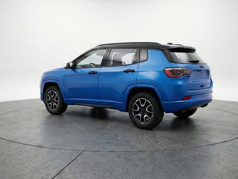 Used 2025 Jeep Compass Trailhawk AWD/4WD image 6