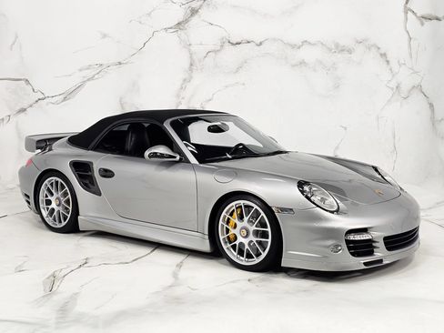 Used 2011 Porsche 911 Turbo S AWD/4WD image 4