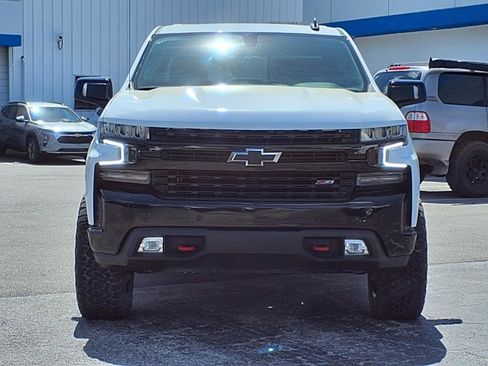 Used 2021 Chevrolet Silverado 1500 LT Trail Boss w/ Convenience Package II AWD/4WD image 2