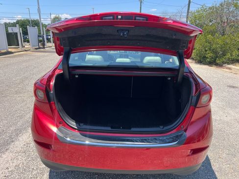 Used 2018 MAZDA MAZDA3 Grand Touring FWD image 15