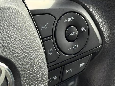 Used 2021 Toyota RAV4 XLE image 13