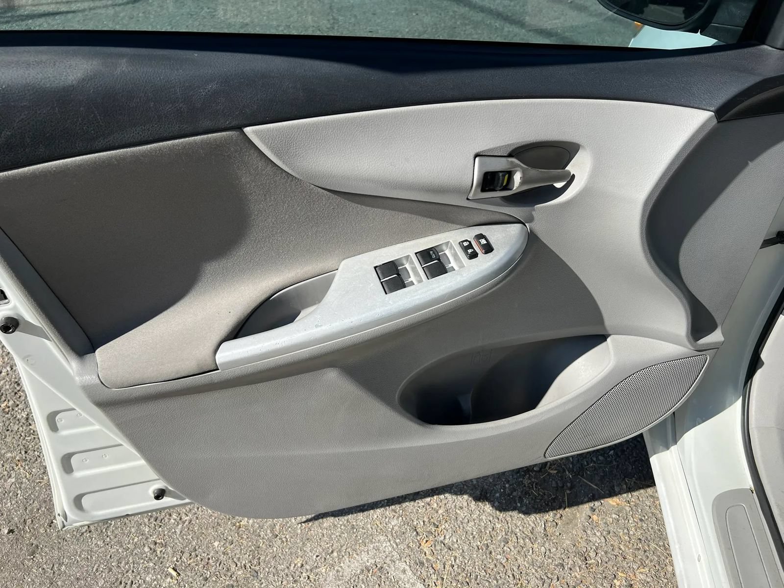 Used 2013 Toyota Corolla LE w/ Premium Pkg FWD image 14