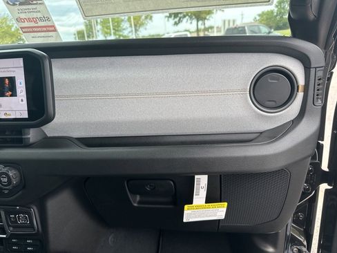 New 2025 Jeep Gladiator Sport image 55