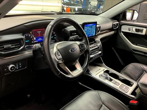 Used 2022 Ford Explorer Limited w/ Equipment Group 301A image 15