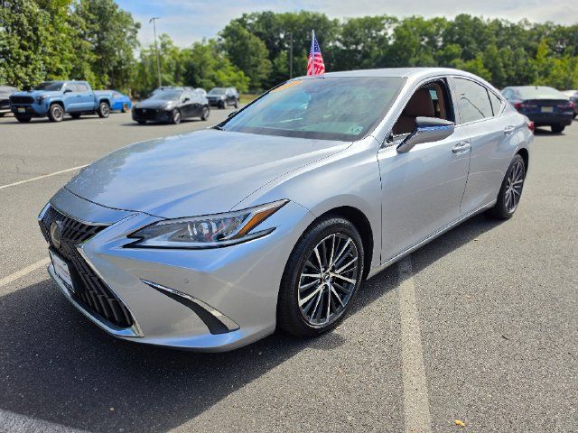Used 2022 Lexus ES 350 w/ Premium Package FWD image 3