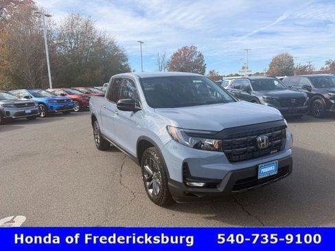 Certified 2025 Honda Ridgeline Sport image 8