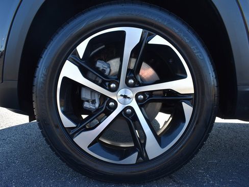 Certified 2024 Chevrolet Trax RS w/ Driver Confidence Package image 17