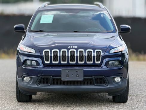 Used 2015 Jeep Cherokee Latitude w/ Cold Weather Group AWD/4WD image 5